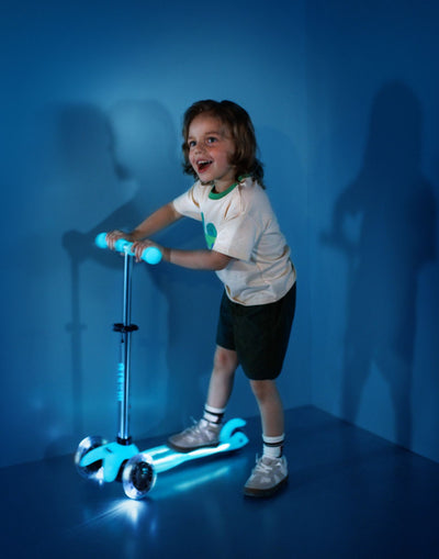 Mini Micro Deluxe Glow LED Plus 3 Wheel Scooter